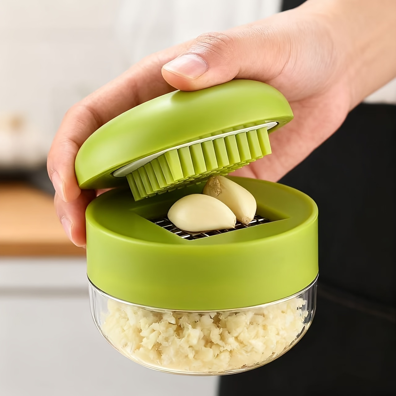 Kitchen Gadgets Essential - 1-Piece Garlic Chopper Manual Garlic Crusher